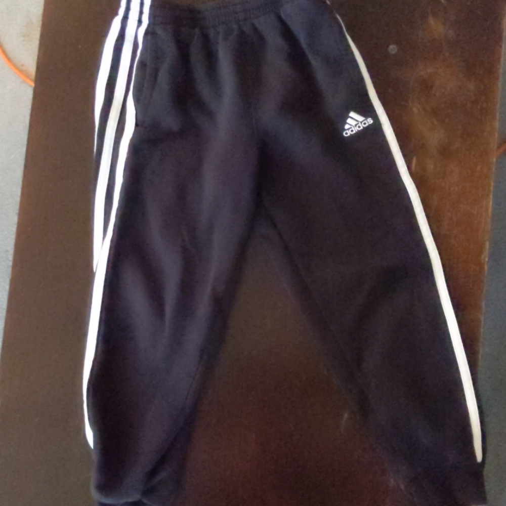 Adidas sweatpants boys size 6